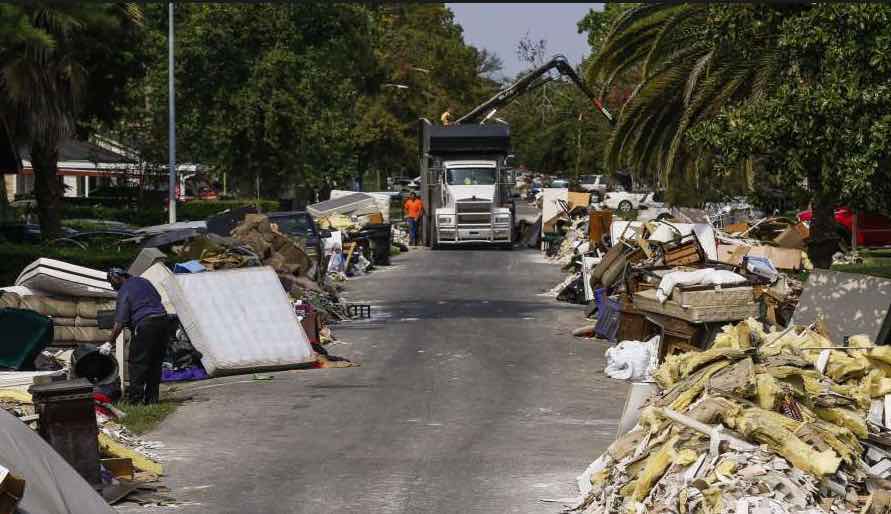 disaster-debris-removal-harvey